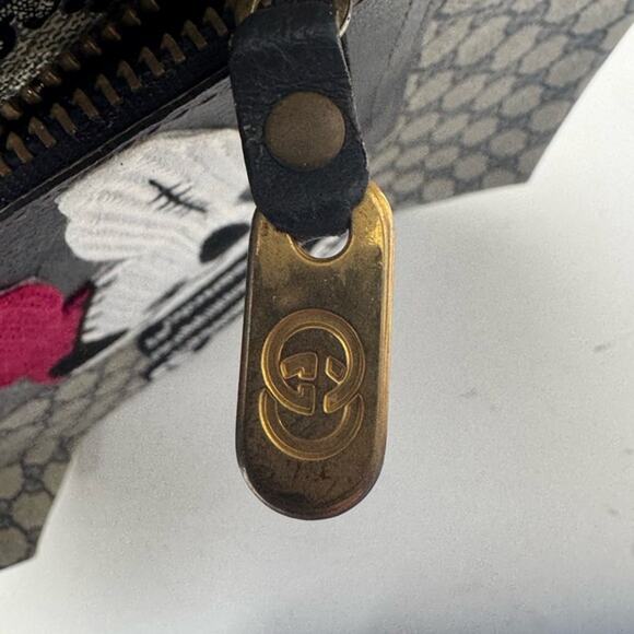 Gucci Web handled monogram tote w/ navy exterior zip pocket and customized patch - Picture 4 of 16